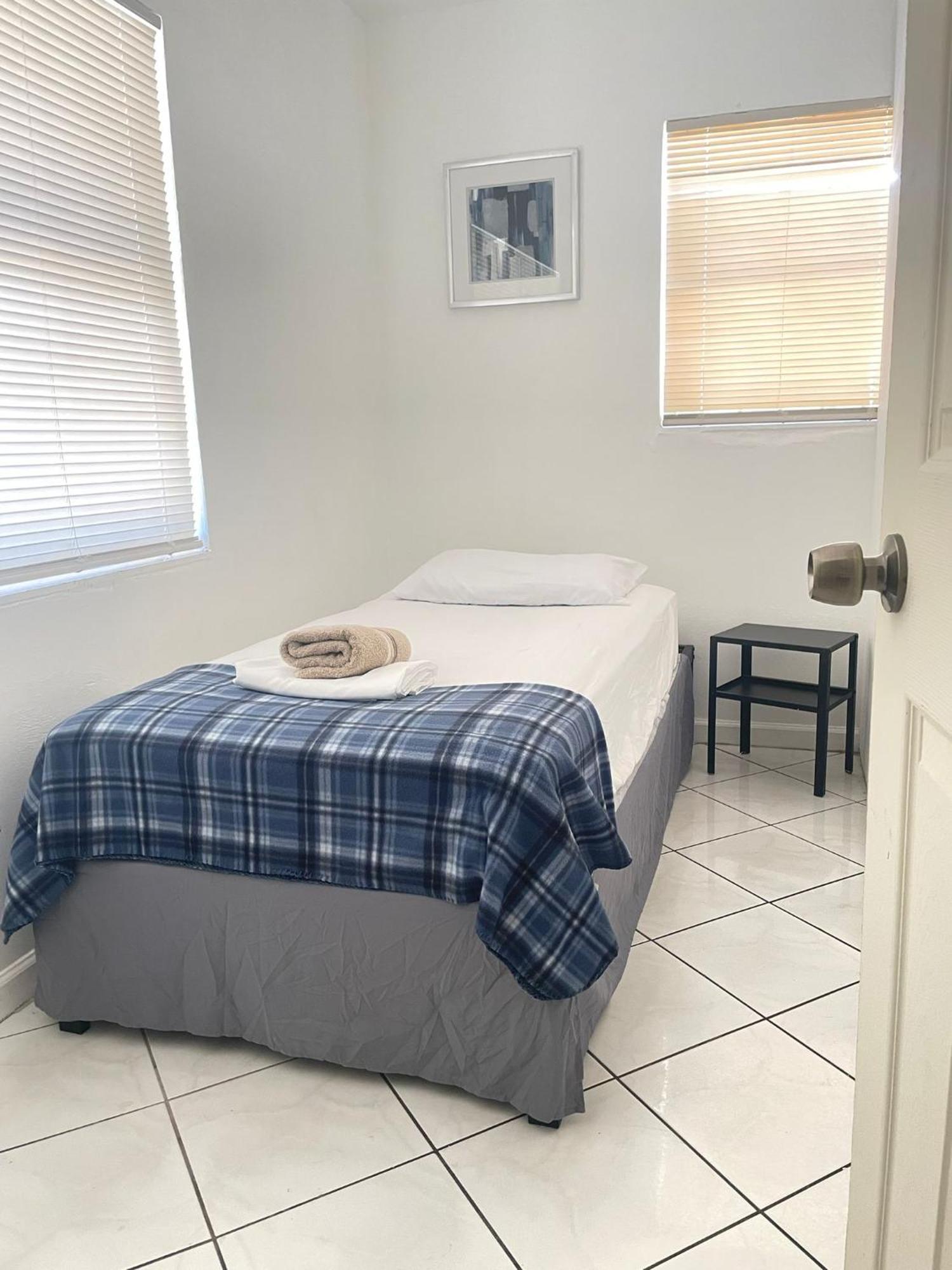 Auberge de jeunesse Ludge By Miami Airport Extérieur photo