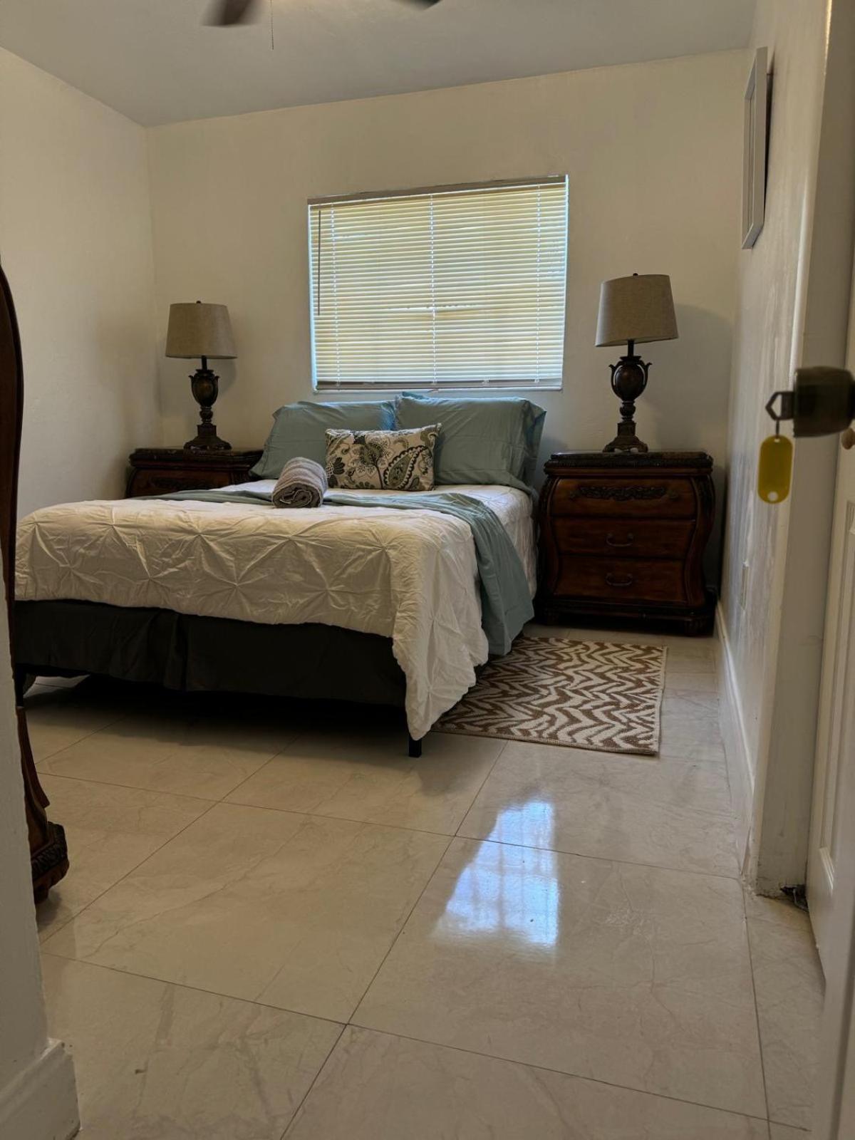 Auberge de jeunesse Ludge By Miami Airport Extérieur photo